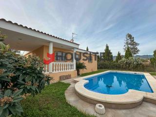 Chalet à El Grao. Casa en marjaleria grao de castellón urbana con piscina