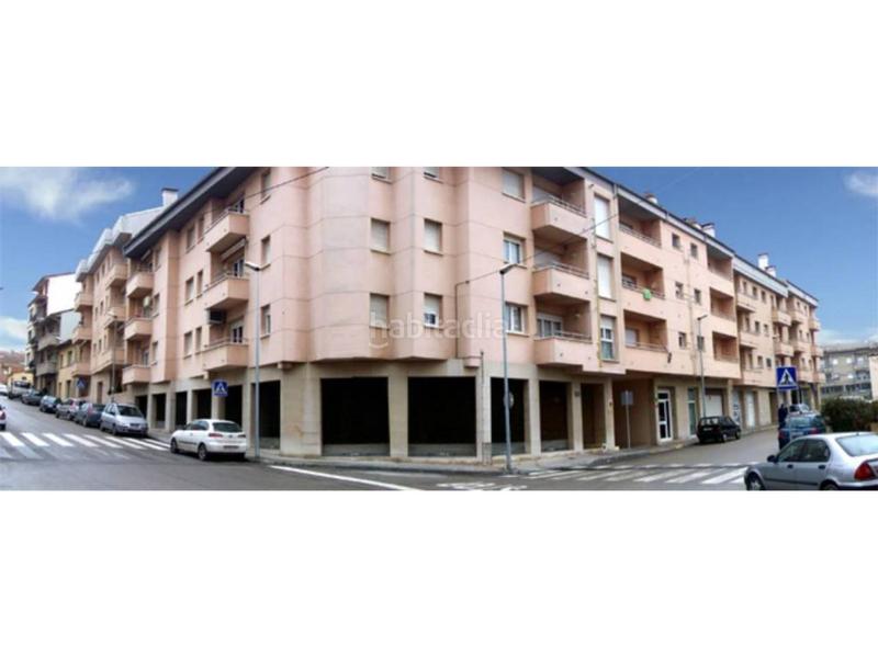 Foto 32cce86b-a02c-4d39-a51f-1f4d3e275590. Local comercial  de nueva construcción en venta en Torelló