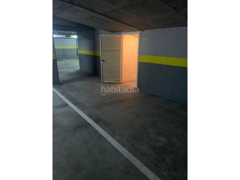 Foto babb77af-8d92-4337-afa1-7041a211a556. Posto auto in Estadi-Santa Anna Vic