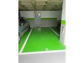 Aparcament cotxe a Centre. Plaça d aparcament  traster en venda