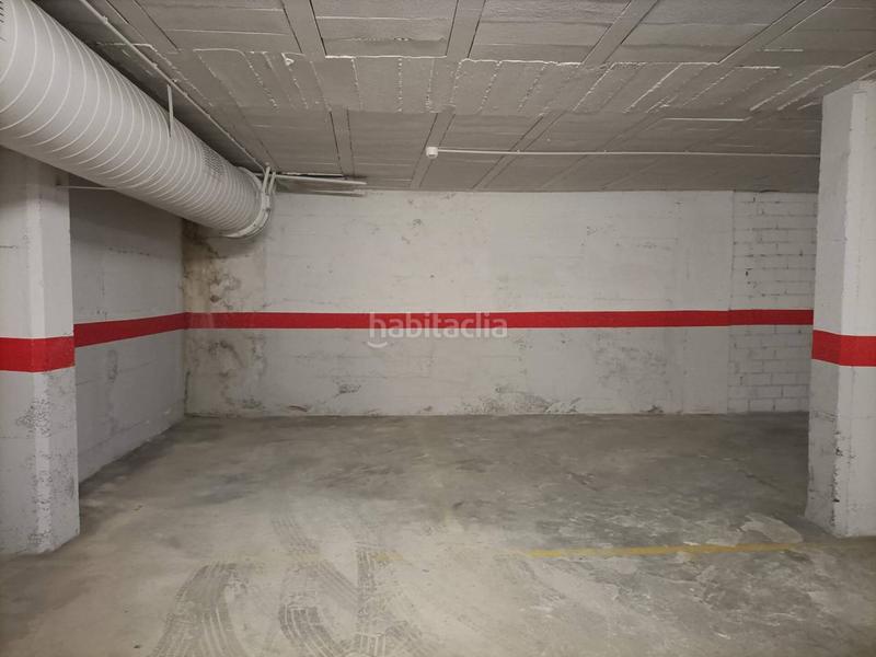 Foto fddfebb3-4886-49e6-9947-72505d8a0323. Parking coche plaça d aparcament en venda en Caputxins-Ambulatori Vic
