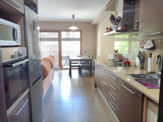Rent Flat  Calle sant antoni. Piso en alquiler en caputxinssanta clarahospital