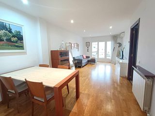 Location Appartement à Centre. Piso en alquiler solo para estudiantes