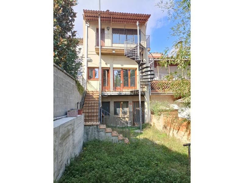 Foto 1139a9eb-dcbe-42e8-bbbc-6a7d3a467de4. Casa  con jardín en venta en el centro en Centelles