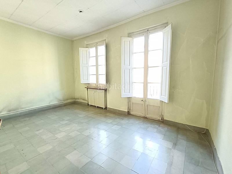 Foto 92ef1ffe-8bf2-41d4-a395-b2aa821750b6. Casa  con jardín en venta en el centro en Centelles