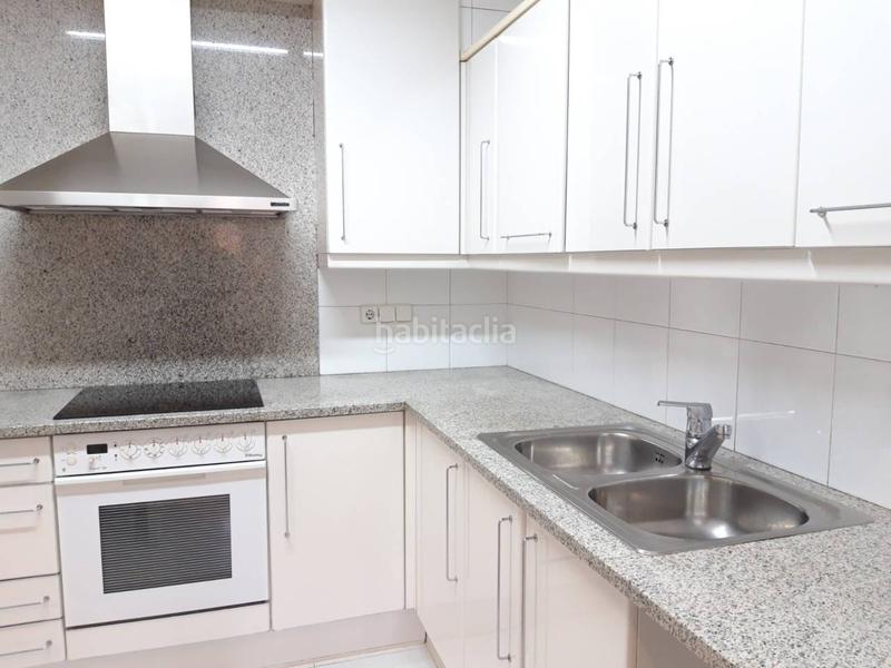 Foto bc8940c7-47f3-4045-95f3-9e475170fc0d. Rent duplex with heating parking in Nord Vic