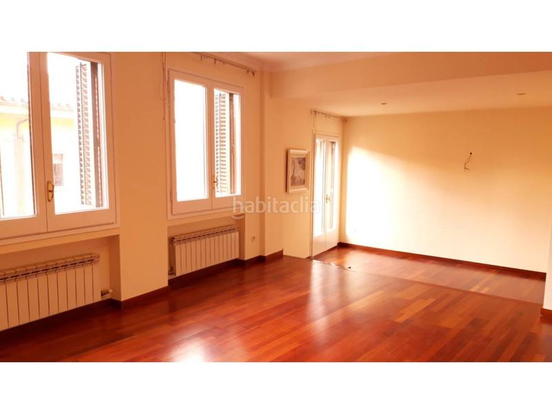Foto c4644e86-ee2e-4a9b-b6ae-2ce42bb7ca38. Rent duplex with heating parking in Nord Vic