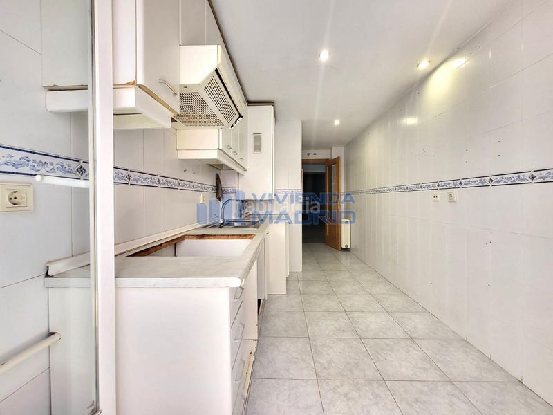 Foto 0a9356b1-5a1d-40c8-ad3a-f9d06c5649ca. Flat with heating in San Isidro Getafe