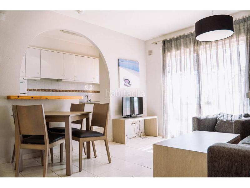 Foto a7827a01-4b7b-4352-bb94-23d40e066175. Casa adossada amb aparcament piscina a Cometa Calp