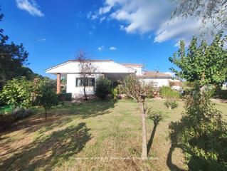 Chalet in Palau-solit i Plegamans. Chalet 380 m2, en terreno de 1500 m2