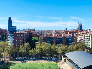 Pis a Gran via de les corts catalanes 963. Para entrar a vivir, fantsticas vistas !!
