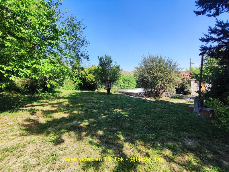 Foto c1d97476-f5de-48b3-a2d3-36b8082bda56. Terreno residencial terreno con edificaciones en Torrelles de Foix