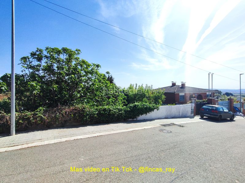 Foto f9c22e5c-e1ef-4fba-9908-ccd91fc26000. Terreno residencial terreno con edificaciones en Torrelles de Foix