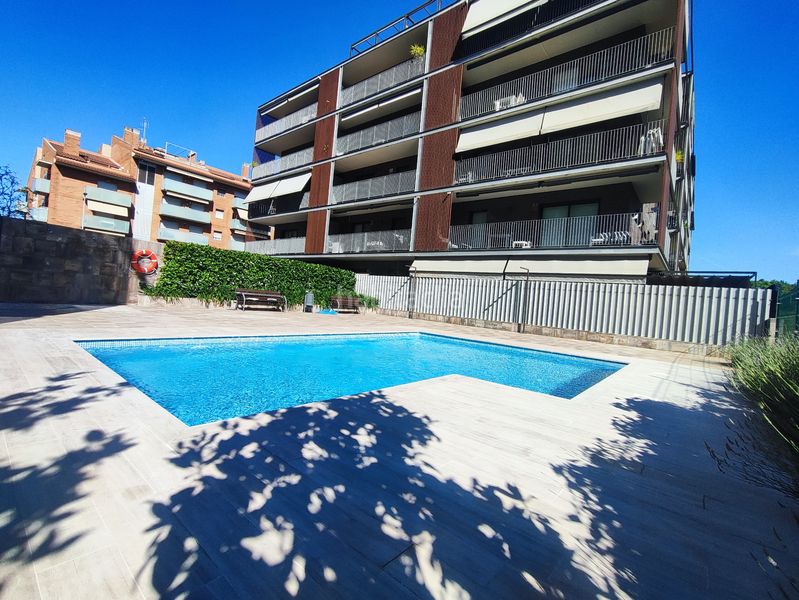Foto 572f18db-2a8d-4a22-9008-c1d8b253abd8. Pis amb calefacció aparcament piscina a Can Clos-Pinetons Ripollet