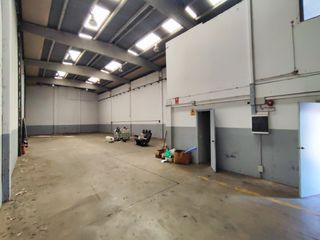 Miete Fabrikhalle in Carrer penedès 3. Nave industrial 361 m2
