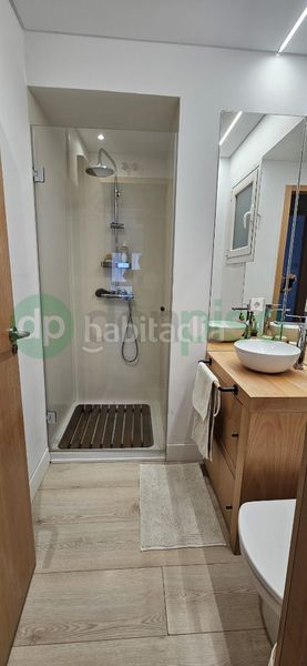 Foto b9c4db82-7e53-48de-a629-5788624b4fc2. Planta baixa amb calefacció aparcament a Nueva España Madrid