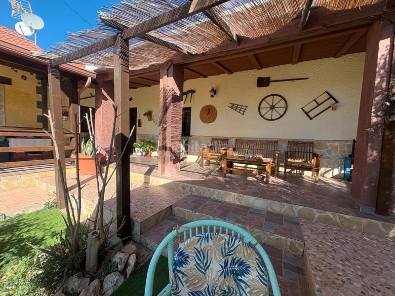 Foto 0cc99f6a-512e-4718-84a8-f7d1a59e30bd. Casale con camino riscaldamento in Librilla