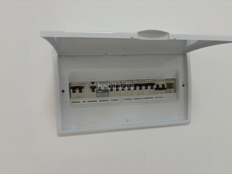 Foto f31fcfde-7ff0-4154-a828-53d3cc848249. Rent business premise in Alcantarilla