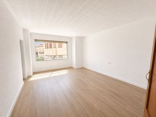Etagenwohnung in Alcantarilla. Piso en plaza de san francisco