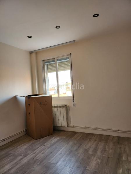 Foto f75c19a6-58ba-464b-8f8e-43e3510a9074. Piso venta en Reyes Parla