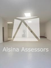 Location Local commercial à Carrer del riu güell 24. **local en alquiler a la devesa - oportunitat única! **