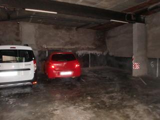 Aparcament cotxe a Carrer Jaume Roca i Delpech 5