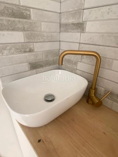 Foto a1b1deb6-310f-4a68-bb9b-7a755c4543c6. Lloguer local comercial a carrer maluquer salvador 30 a Girona