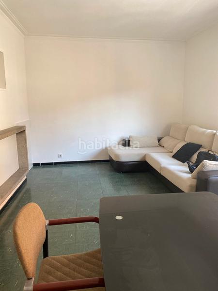 Foto 259a2cb5-760c-48c0-9fbb-79fe80ec1e4e. Lloguer pis amb xemeneia calefacció a Eixample Sud-Migdia Girona