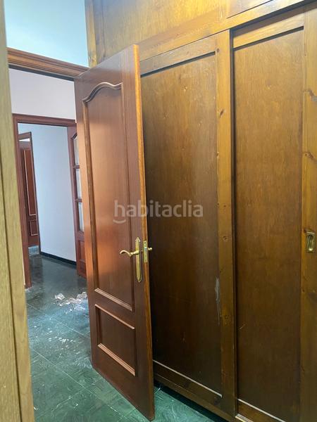 Foto 3fa22c28-79ff-466b-9fb0-c28173bb3d0a. Lloguer pis amb xemeneia calefacció a Eixample Sud-Migdia Girona