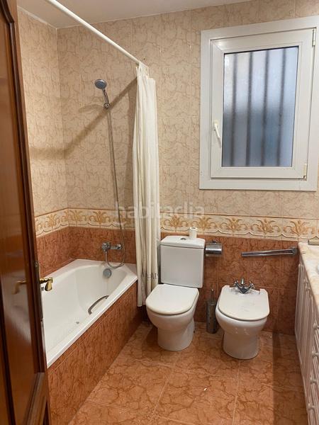 Foto 4e0ef32a-4b2e-47d2-9bf0-778f2a5cd277. Lloguer pis amb xemeneia calefacció a Eixample Sud-Migdia Girona