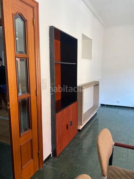 Foto 71a5045a-6da8-47f6-9a57-00bf1d3609ff. Lloguer pis amb xemeneia calefacció a Eixample Sud-Migdia Girona