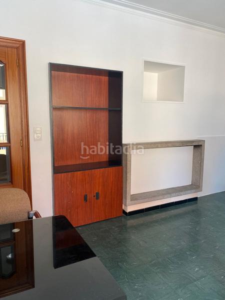 Foto bdca9ef4-fcca-4164-a52a-0348c99a63bf. Lloguer pis amb xemeneia calefacció a Eixample Sud-Migdia Girona