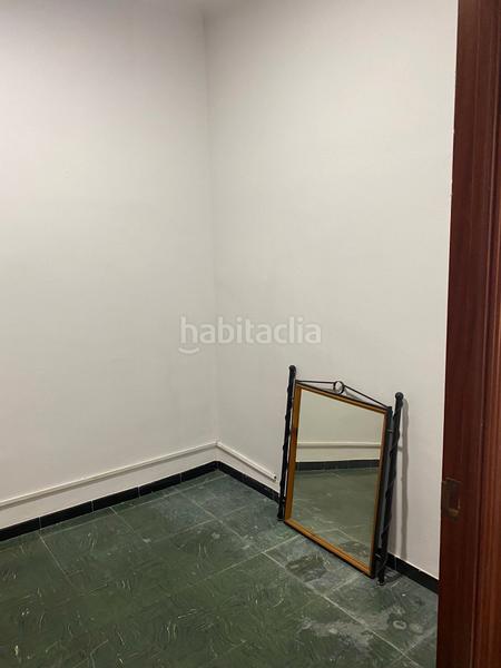 Foto c105075a-86ba-4704-a529-180a67d2e746. Lloguer pis amb xemeneia calefacció a Eixample Sud-Migdia Girona