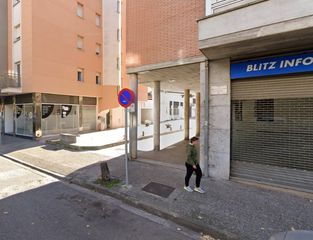Posto auto in Avinguda de Lluís Pericot 72