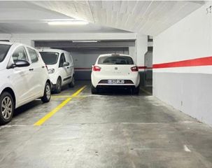 Lloguer Aparcament cotxe a Carrer de déu i mata 152. Es lloga pk per cotxe mitja planta -2