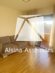 Miete Etagenwohnung in Carrer del castell de solterra 18. Pis en lloguer - espai modern i lluminós al centre