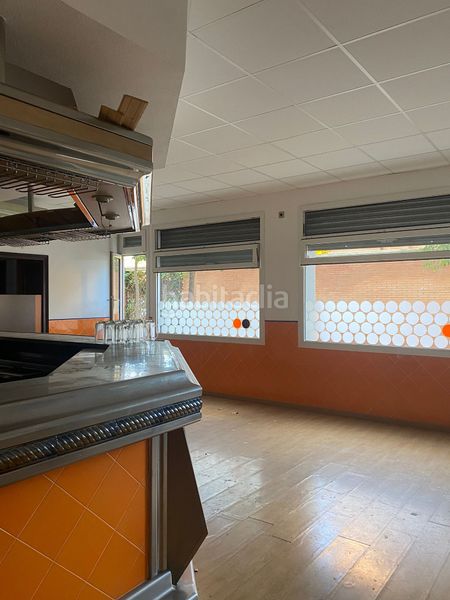 Foto b4cc1b61-bc67-45d4-a993-074a483a702c. Alquiler local comercial en carrer rosselló 15 local comercial en alquiler - centro en Palamós