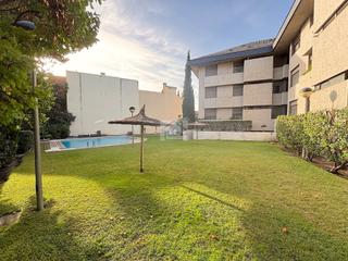 Rent Flat  Calle josé maría moreno. Bajo con jardín en torrelodones (zona de los ángeles)