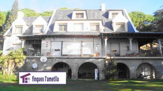 Xalet a Ametlla del Vallès (L´). Preciosa mansión en finca con jardin y piscina