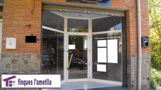 Lloguer Local Comercial  Avinguda prat de la riba. Local céntrico