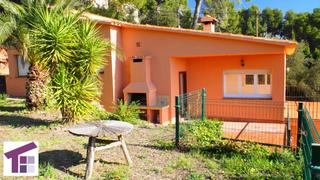 Xalet a Carrer toms breton 8. Torre preciosa para vivir , jardn y garaje