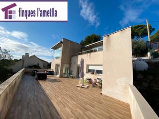 Chalet en Ametlla del Valls (L). Torre de estilo moderno muy luminosa