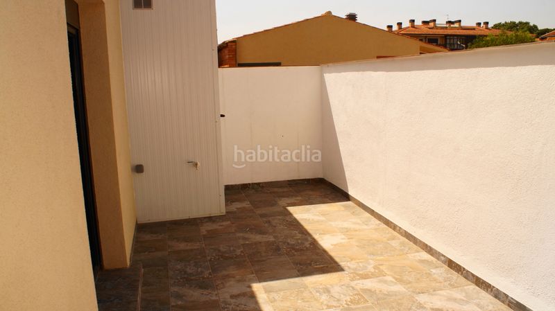 Foto 2c353d85-a88b-406d-8ad7-ed77996e51a2. Casa aparellada amb calefacció aparcament a Santa Eulàlia de Ronçana