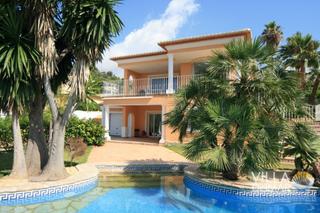Maison à Pinar de Advocat-Cometa. Moraira – ¡villa mediterránea con apartamento de invitados en un