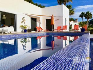 Chalet en La Fustera. Benissa costa – ¡villa moderna de fácil mantenimiento en una sol
