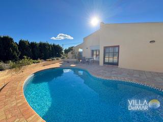 Chalet en Gran Sol. Calpe – villa estilo finca con vistas al mar y apartamento de in