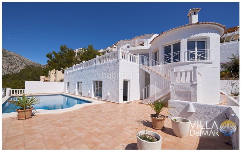 Foto 0faa50d9-b468-4502-ad8f-0e79f4bb42fa. Xalet amb xemeneia calefacció aparcament piscina a Altea