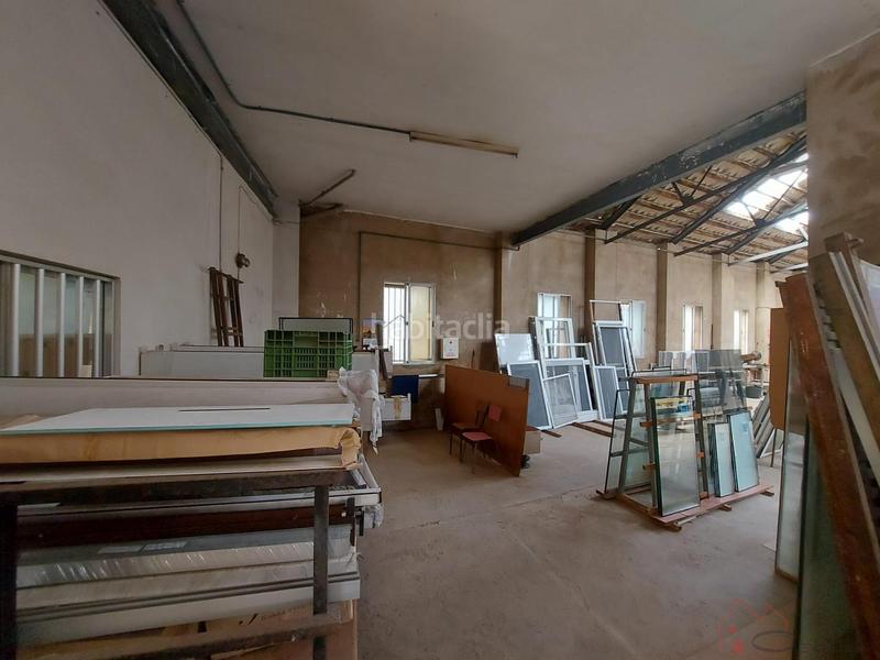 Foto df2f9d9a-76f4-4dd9-b251-e4dea72e7623. Fabrikhalle in Guadassuar