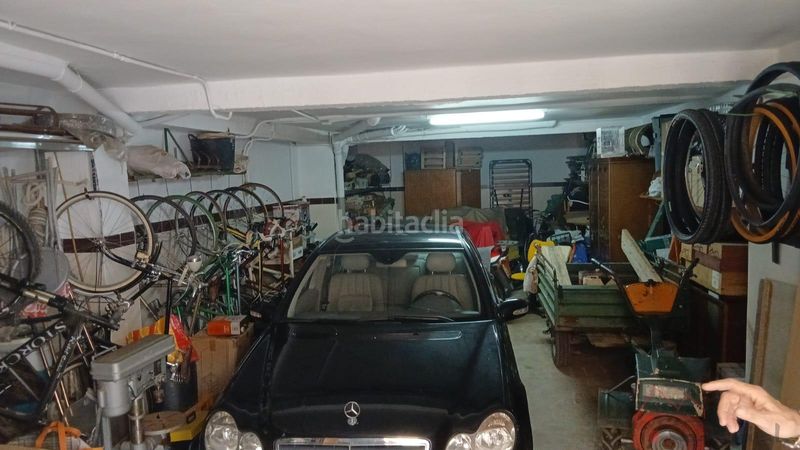 Foto d81a6654-8992-45a2-82e7-3fb508a46106. Aparcament cotxe a Alcácer
