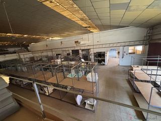 Rent Industrial building  Av espioca. Sillanave